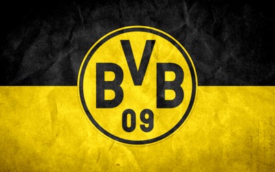 龙珠电竞独家-刚果队长举起奖杯瞬间